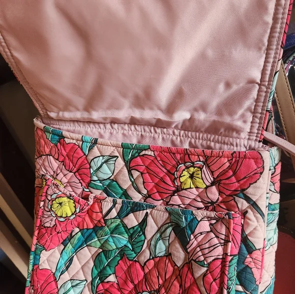 Vera bradley floral pink mailbag - Picture 3 of 3